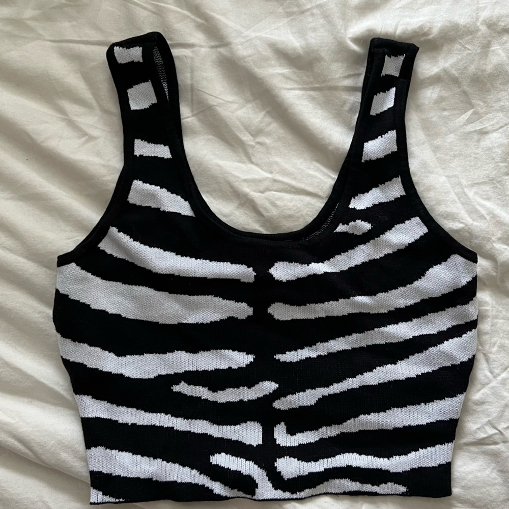 verge girl zebra crop top